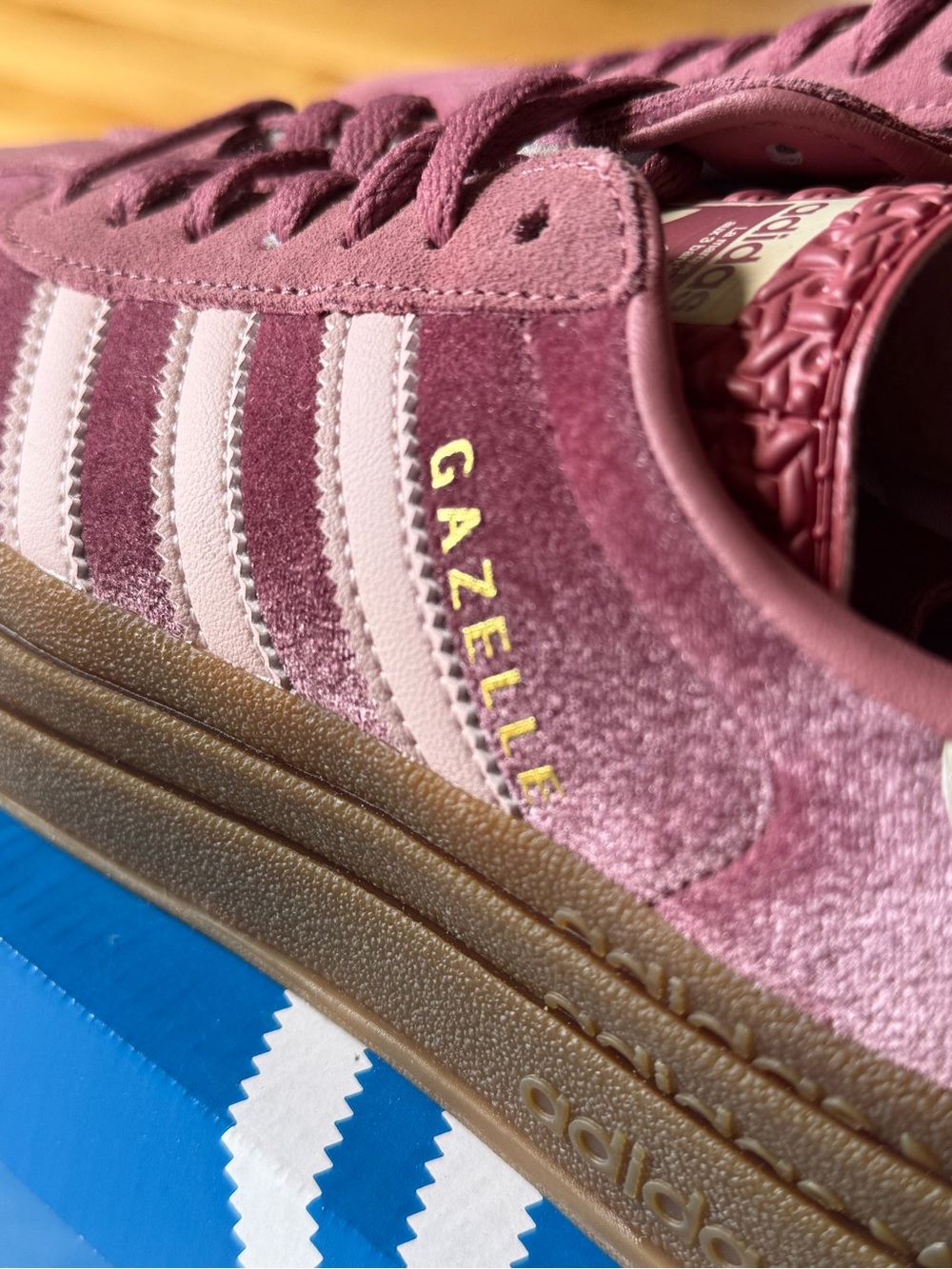 Adidas Gazelle Bold Pink Velvet Platform Sneakers Size 7 BNIB - Picture 4 of 13